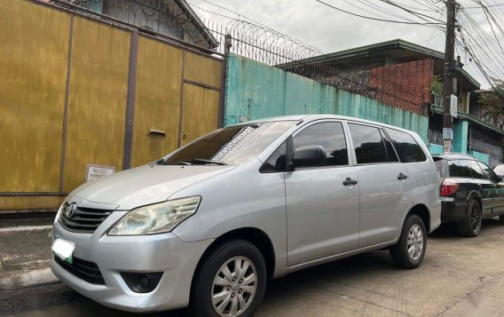 Selling Silver Toyota Innova 2013 in Manila