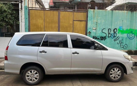 Selling Silver Toyota Innova 2013 in Manila-4