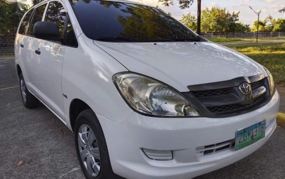 Pearl White Toyota Innova 2007 for sale in Angono-1