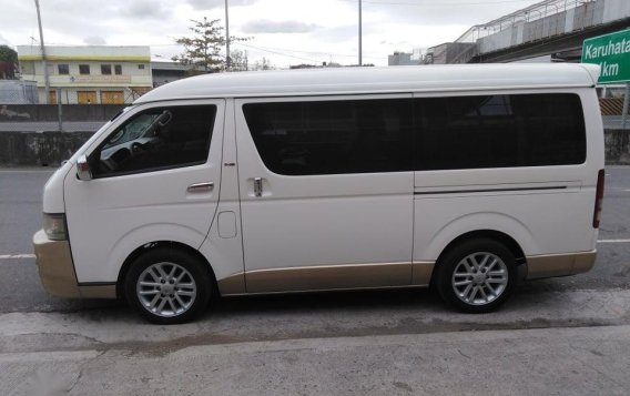 Pearl White Toyota Hiace Super Grandia 2009 for sale in Manila-4