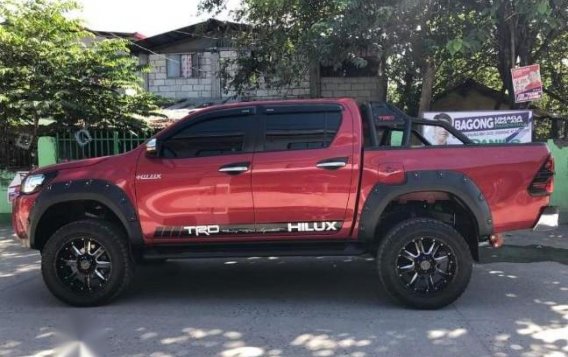 Selling Red Toyota Hilux 2018 in San Fernando-1