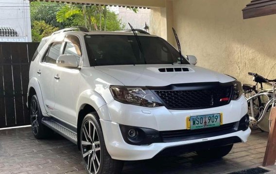 Selling White Toyota Fortuner 2013 in Parañaque-5