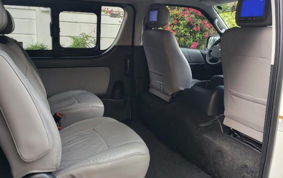 Selling Pearl White Toyota Hiace Super Grandia 2018 in Malabon-7