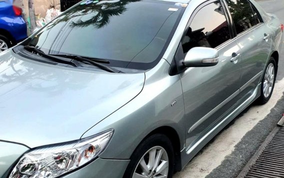 Selling Pearl White Toyota Corolla Altis 2008 in Caloocan-8