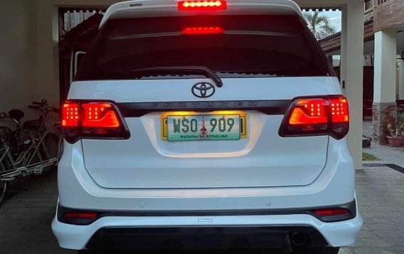 Selling White Toyota Fortuner 2013 in Parañaque-1