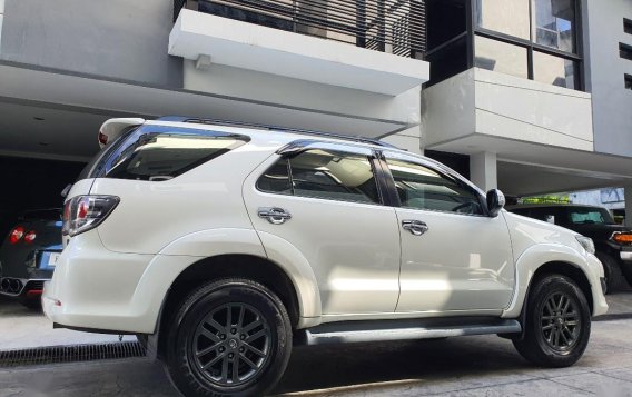 Selling White Toyota Fortuner 2014 in Quezon-4