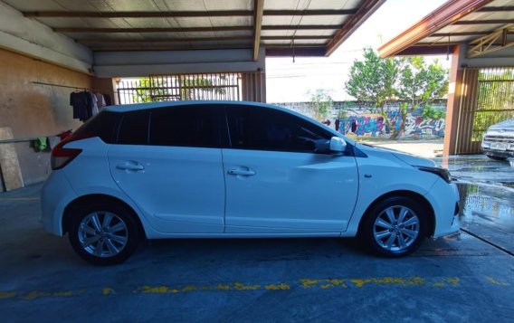 Selling White Toyota Yaris 2016 in Cainta-4