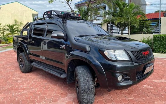 Black Toyota Hilux 2013 for sale in Quezon -1