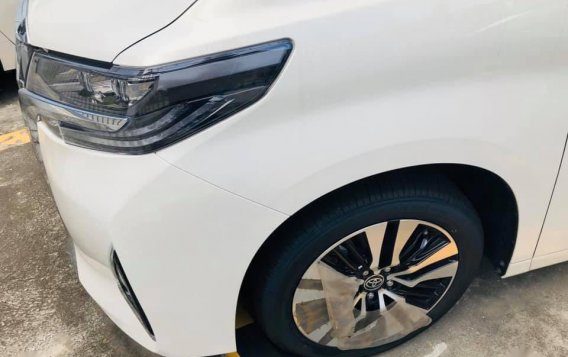 Selling Pearl White Toyota Alphard 2020 in Manila-5