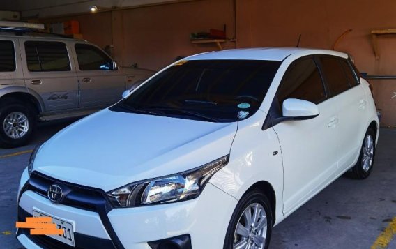 Selling White Toyota Yaris 2016 in Cainta