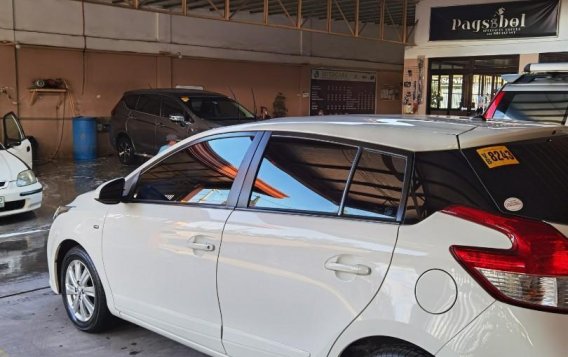 Selling White Toyota Yaris 2016 in Cainta-3