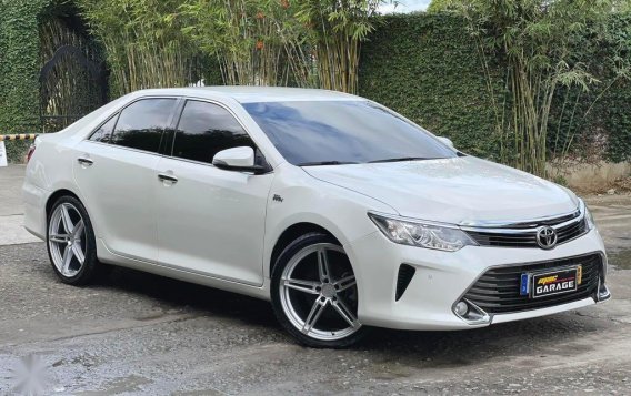 White Toyota Camry 2016 for sale in Quezon -1
