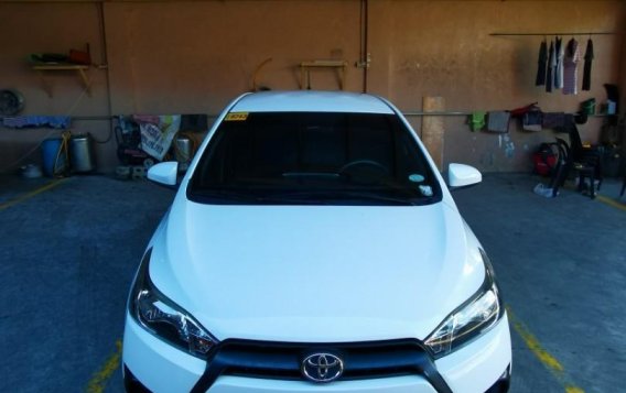 Selling White Toyota Yaris 2016 in Cainta-1