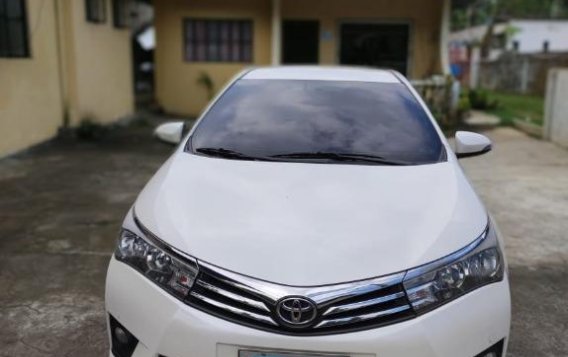 Pearl White Toyota Corolla Altis 2015 for sale in Automatic-7