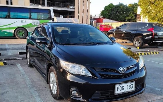 Selling Black Toyota Corolla Altis 2011 in Taguig-2
