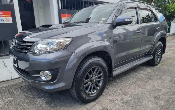 Selling Grey Toyota Fortuner 2016 in Parañaque-1