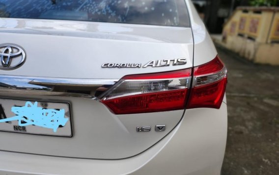 Pearl White Toyota Corolla Altis 2015 for sale in Automatic-6
