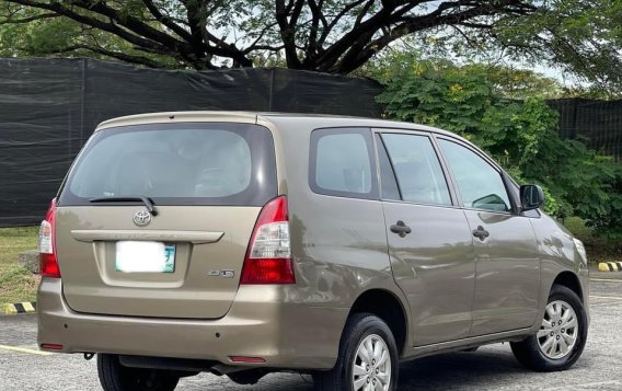 Grey Toyota Innova 2013 for sale in Las Piñas-5