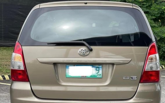 Grey Toyota Innova 2013 for sale in Las Piñas-3