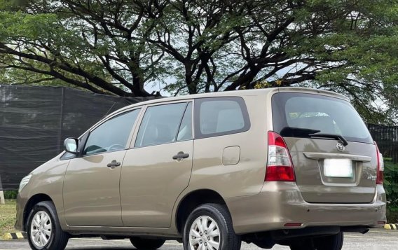 Grey Toyota Innova 2013 for sale in Las Piñas-1