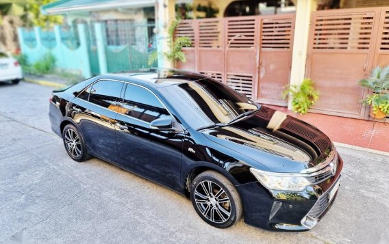 Selling Black Toyota Camry 2017 in Bacoor-4