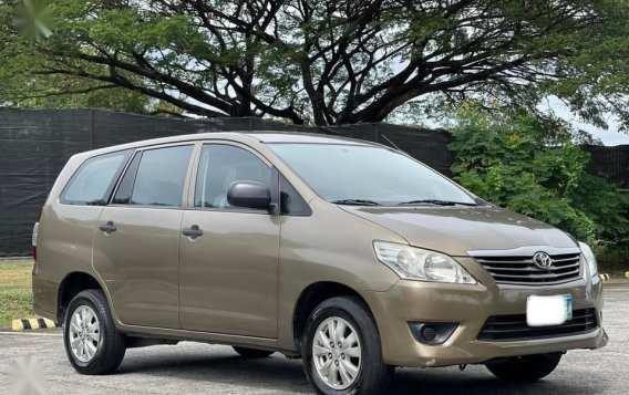 Grey Toyota Innova 2013 for sale in Las Piñas-4