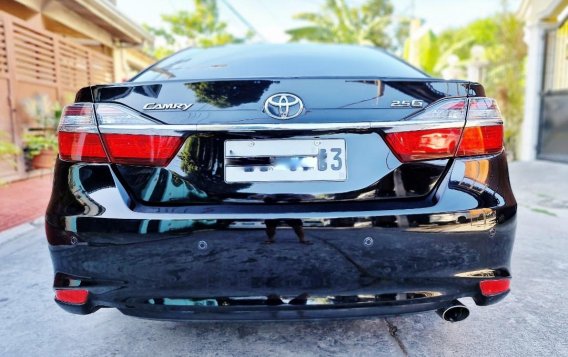 Selling Black Toyota Camry 2017 in Bacoor-1