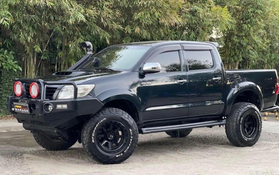 Sell Black 2014 Toyota Hilux in Quezon City-2