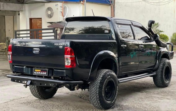 Sell Black 2014 Toyota Hilux in Quezon City-4