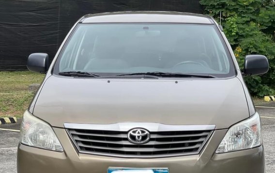 Grey Toyota Innova 2013 for sale in Las Piñas-2