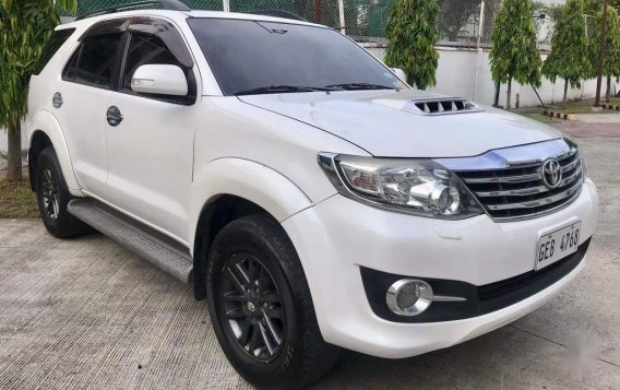 Pearl White Toyota Fortuner 2016 for sale in Manila-2