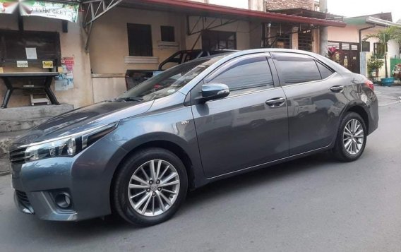 Selling Grey Toyota Altis 2016 in Quezon City-1