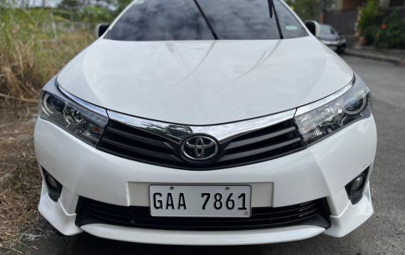 Pearl White Toyota Altis 2017 for sale in Automatic