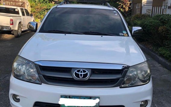 Pearl White Toyota Fortuner 2007 for sale in Automatic-5