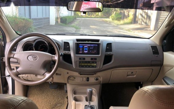 Pearl White Toyota Fortuner 2007 for sale in Automatic-9