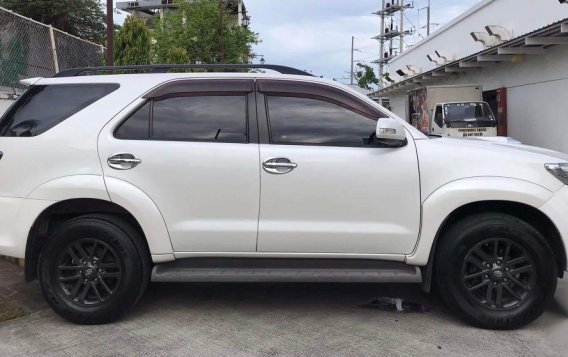 Pearl White Toyota Fortuner 2016 for sale in Manila-9