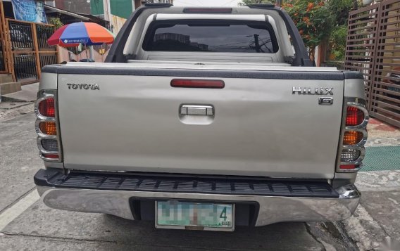 Selling Silver 2009 Toyota Hilux  in Pasig-3