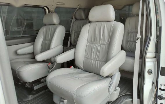 Pearl White Toyota Hiace Super Grandia 2011 for sale in Pasig-6