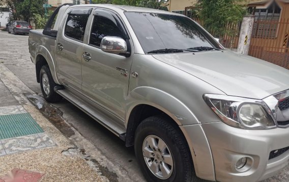 Selling Silver 2009 Toyota Hilux  in Pasig-2