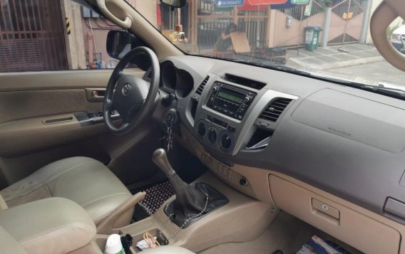 Selling Silver 2009 Toyota Hilux  in Pasig-5