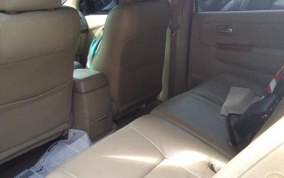 Pearl White Toyota Fortuner 2010 for sale in Makati-8
