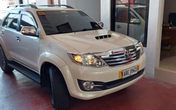 Pearl White Toyota Fortuner 2014 for sale in Lucena-2