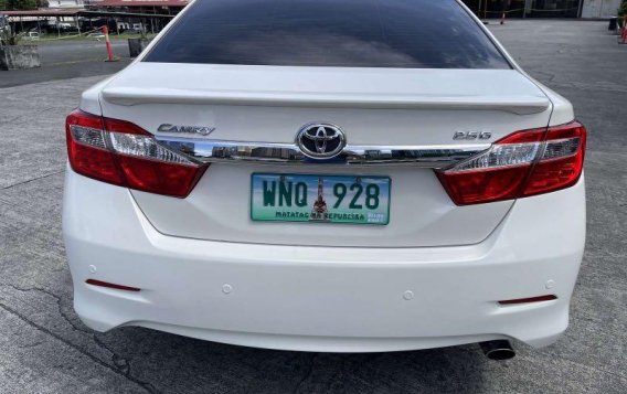 Sell Pearl White 2014 Toyota Camry in Pasig-8