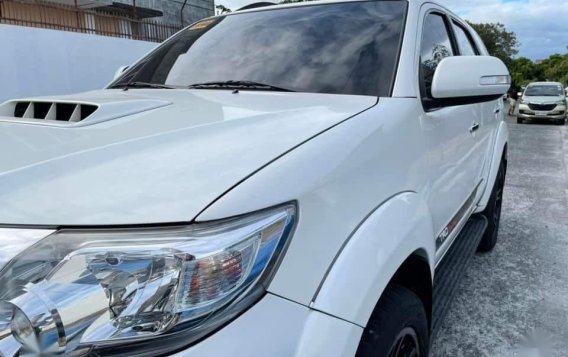 Selling Pearl White Toyota Fortuner 2015 in Quezon City-4