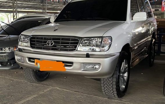 Pearl White Toyota Land Cruiser 2000 for sale in Automatic-1