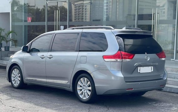 Sell Silver 2017 Toyota Sienna in Quezon City-1