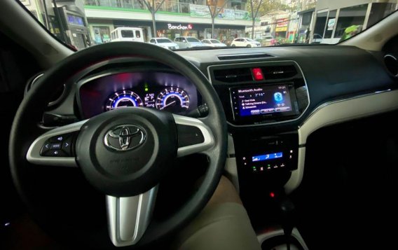 Sell Red 2018 Toyota Rush in Makati-3