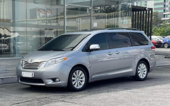 Sell Silver 2017 Toyota Sienna in Quezon City