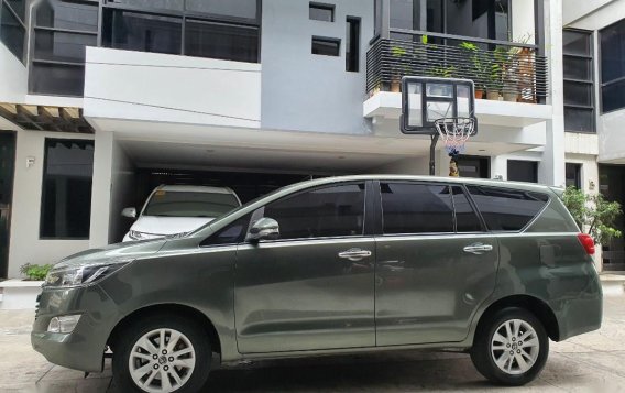 Grey Toyota Innova 2017 for sale in Automatic-4