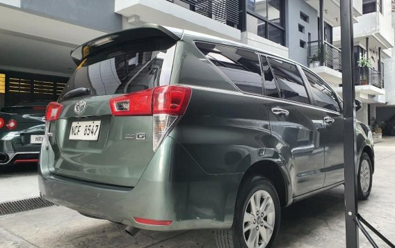 Grey Toyota Innova 2017 for sale in Automatic-7